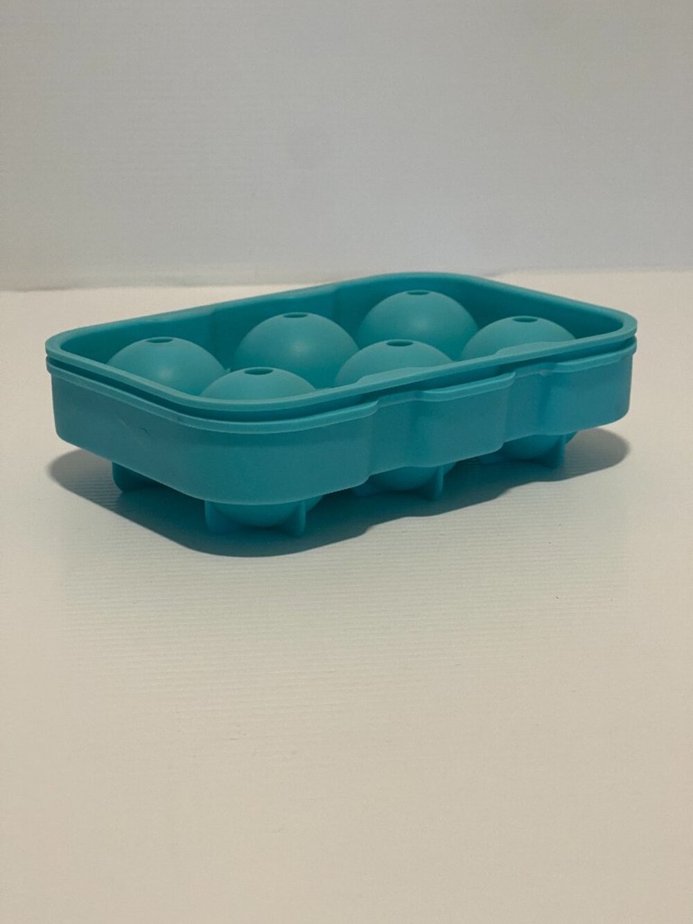 Silicone sphere ice cub tray